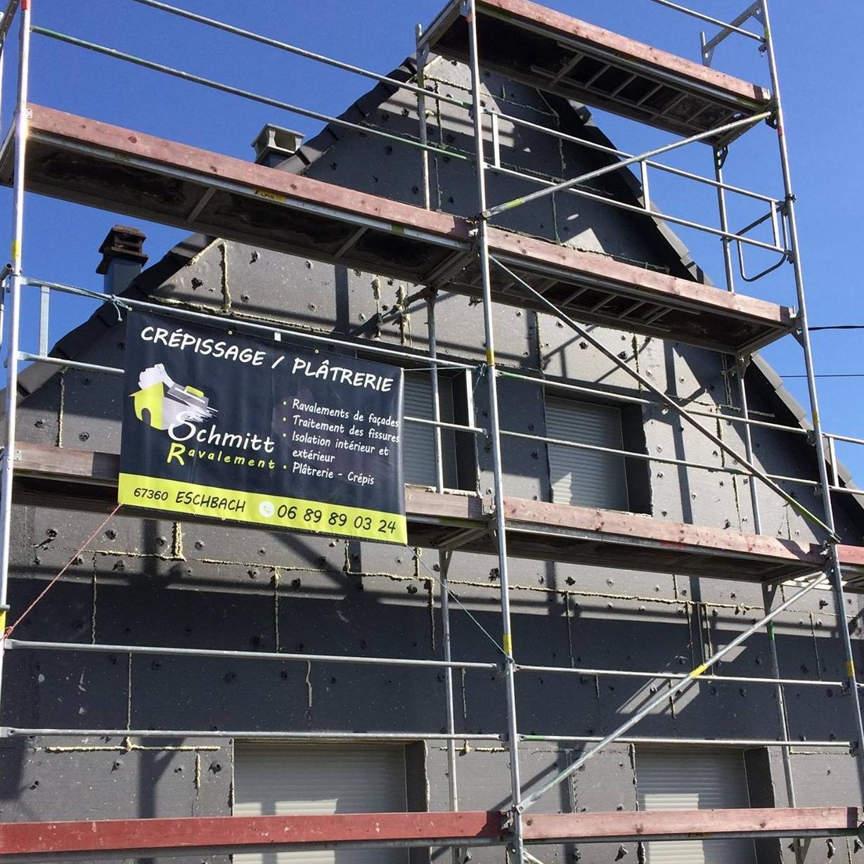 Chantier de façade réalisé par Schmitt Ravalement en Alsace du Nord