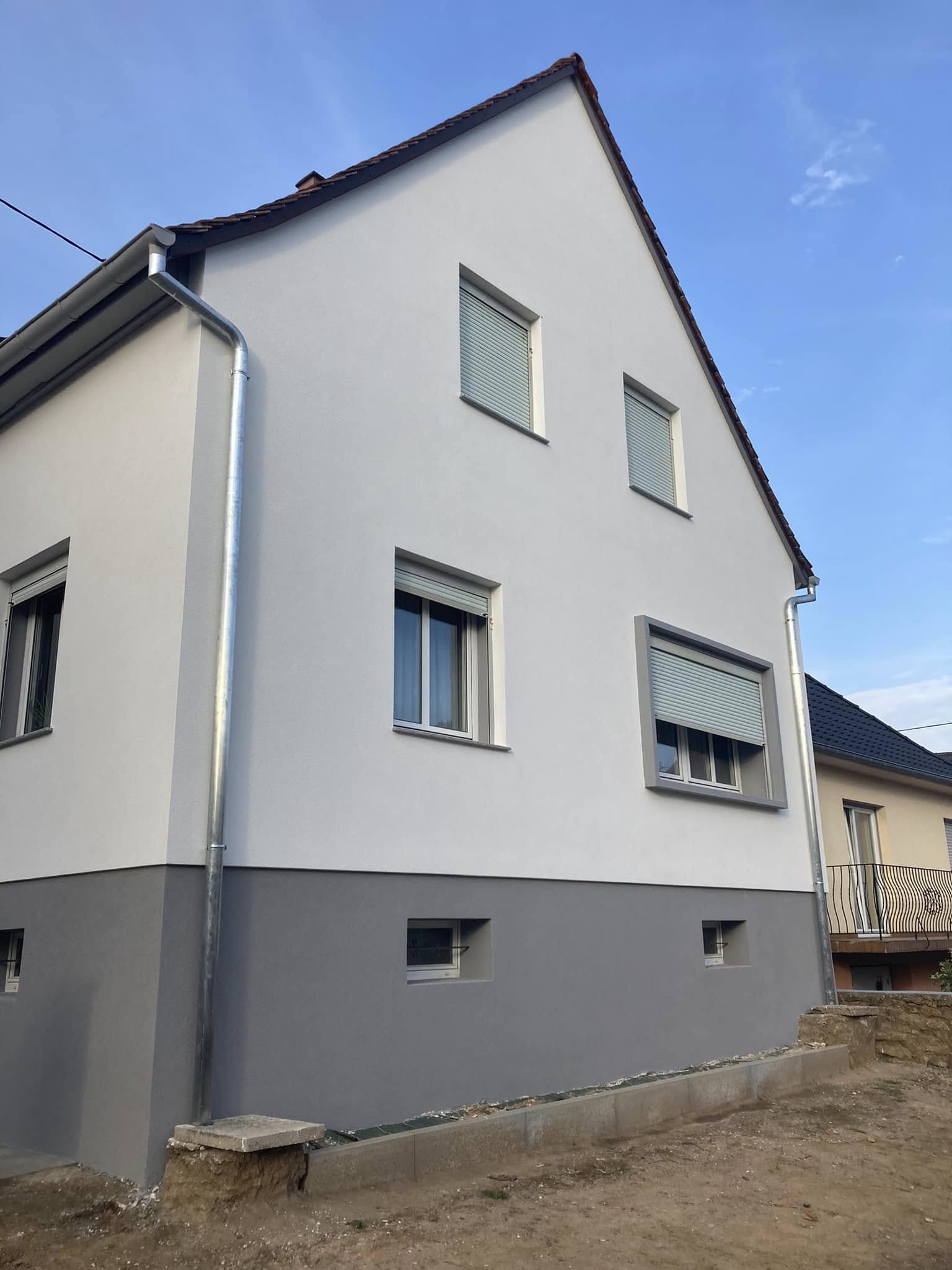 Préparation et reprise d’une façade avant finition