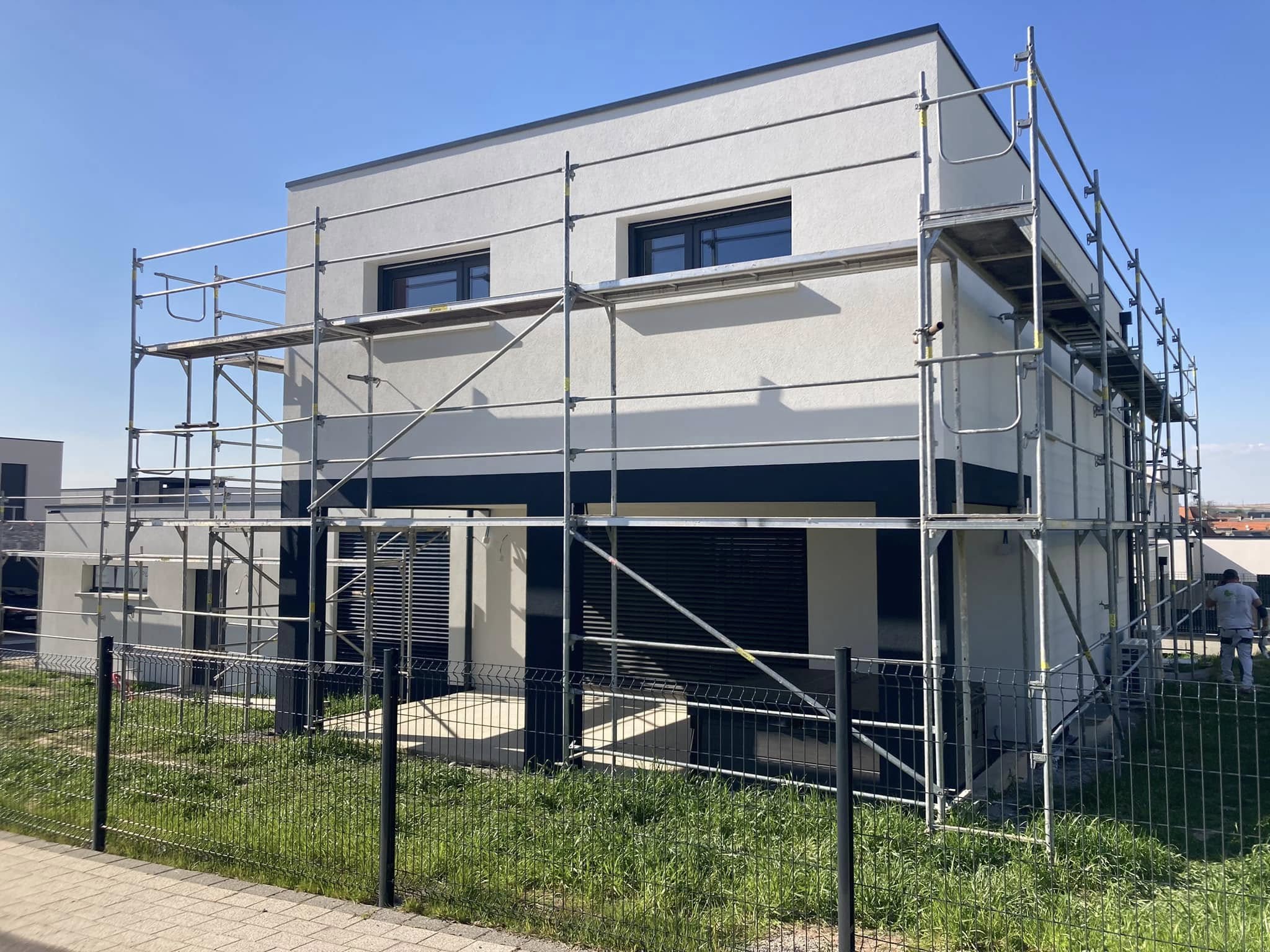 Finition d’enduit de façade propre et durable